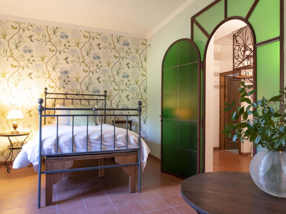 Belvilla by OYO Tasteful Villa With Bubble Bath view 4