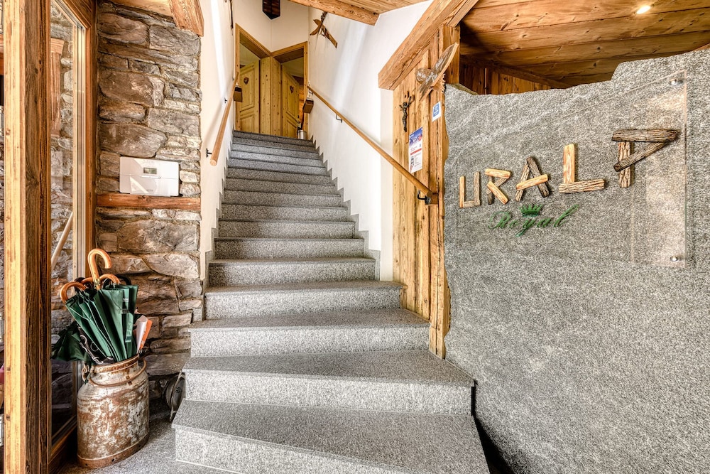 Uralp Royal by A-Appartments