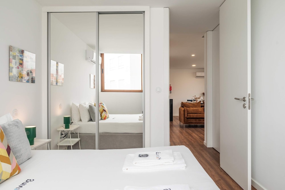 Liiiving in Matosinhos - Warm Vintage Apartment