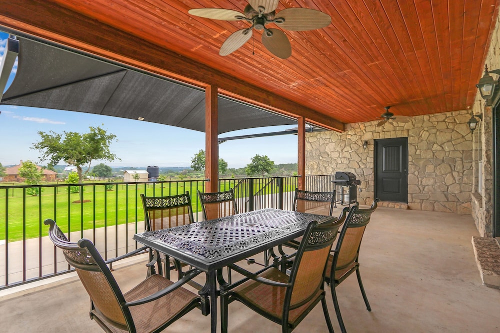6A Ranch Luxury Meets Country!