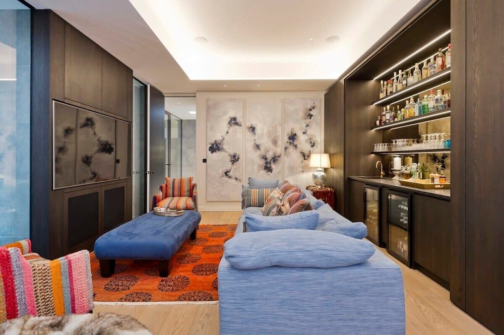 5 Bed House w/ Indoor Pool, Sauna & Private Garden - Fulham