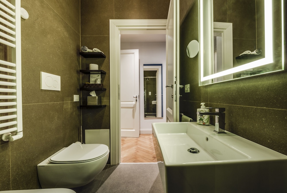 Daphne Guest Hause