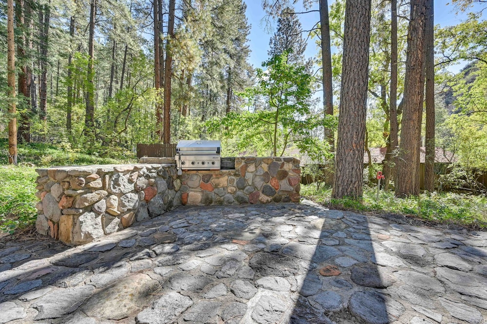 Patio & Mtn Views: Peaceful Sedona Retreat view 2