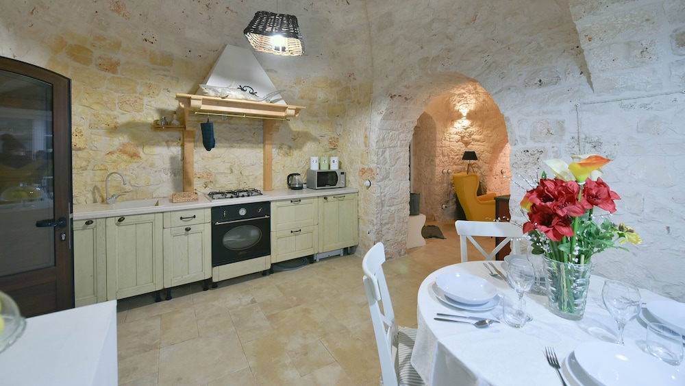 Ba-c134-scfa0bt - Trulli Littoria 4 view 5