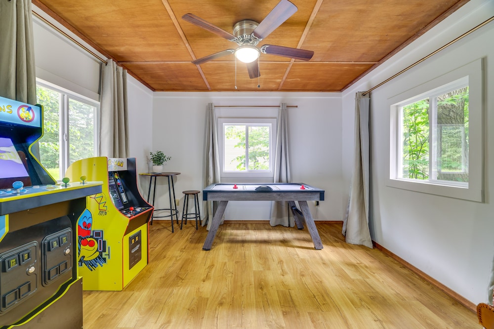 Poconos Family Getaway w/ Game Room & Deck! view 4