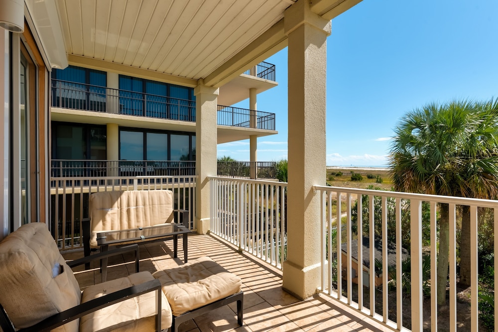 Dauphin Luv - Beach Club #201 4 Bedroom Condo