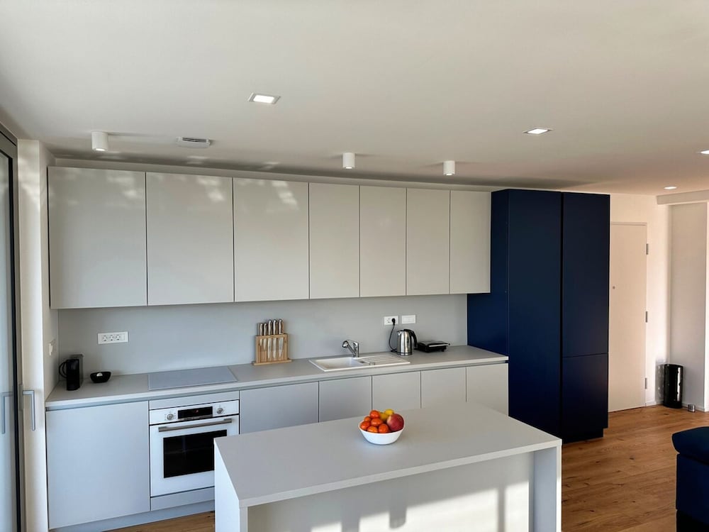 Garden Residence - Premium Castle View Apartment