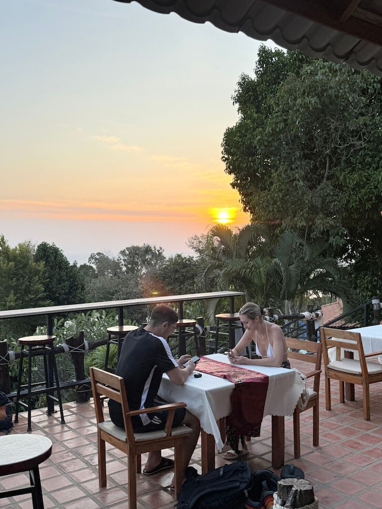 Phumala Lanta Seaview Resort