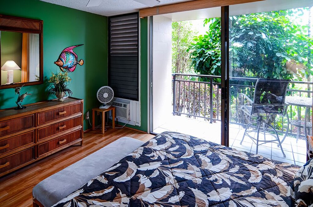 Oceanview Kailua-kona Condo With Private Balcony!