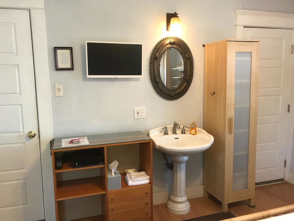 Sanborn Guest House