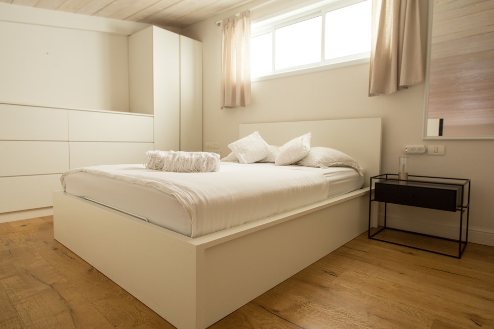 Sasson & Co Luxury 1BR House Neve Tzedek view 2