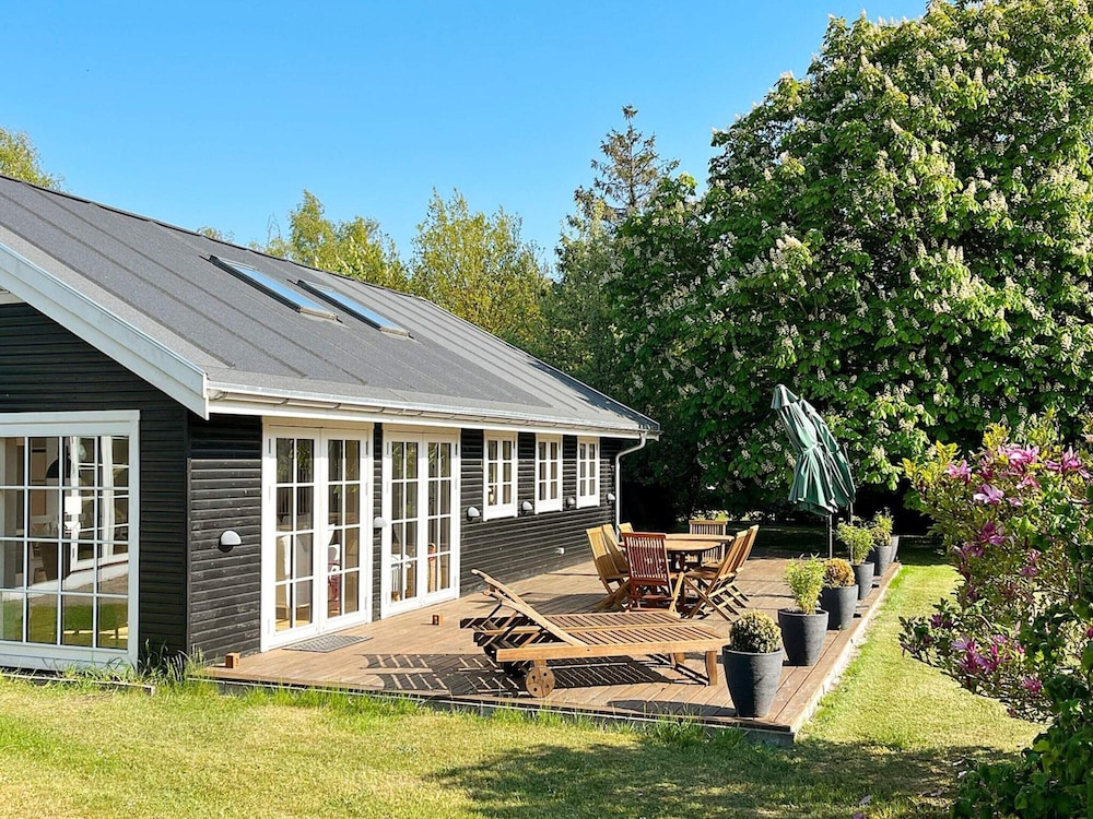 8 Person Holiday Home in Vaeggerlose view 3