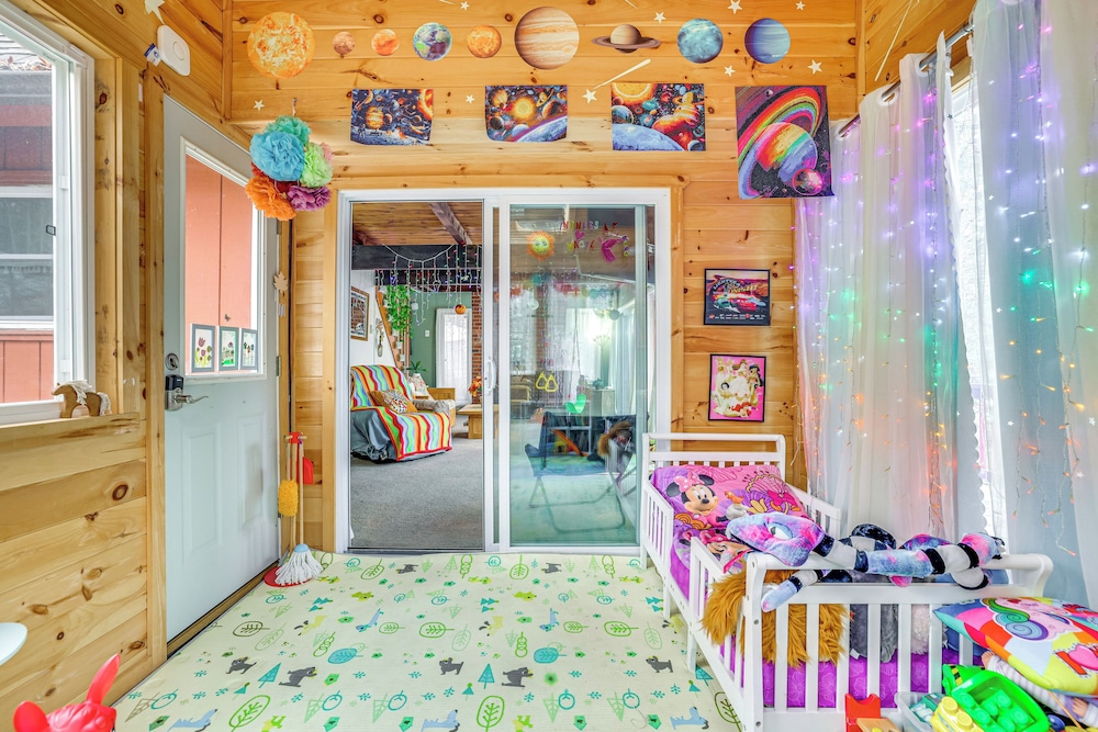 Family Friendly: Streamside Retreat in The Hideout