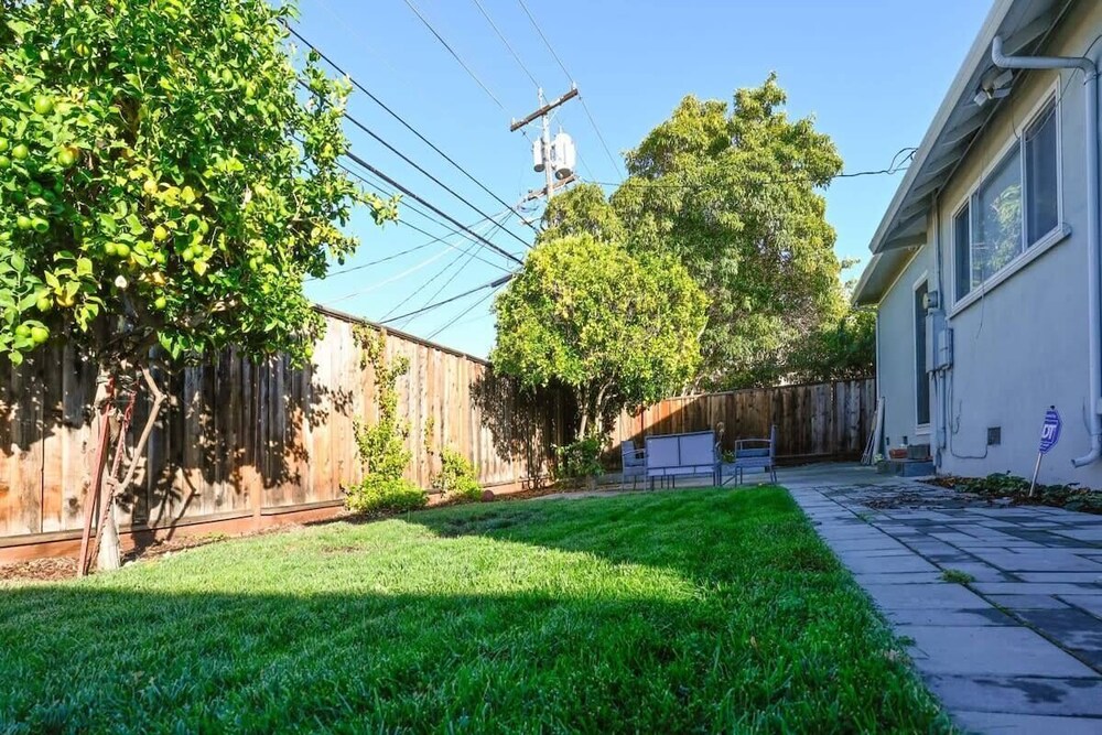 @ Marbella Lane - Exquisite Home 3BR