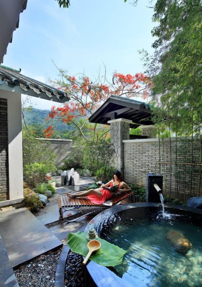 Litchi Garden Rainforest Hot Spring Resort