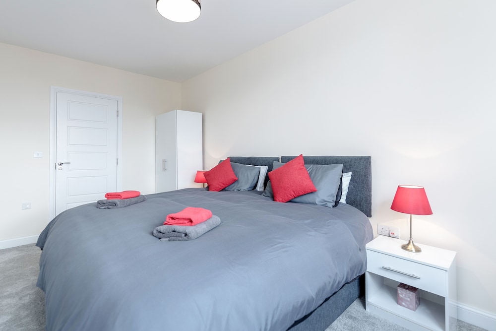Harrow City Apartment view 5