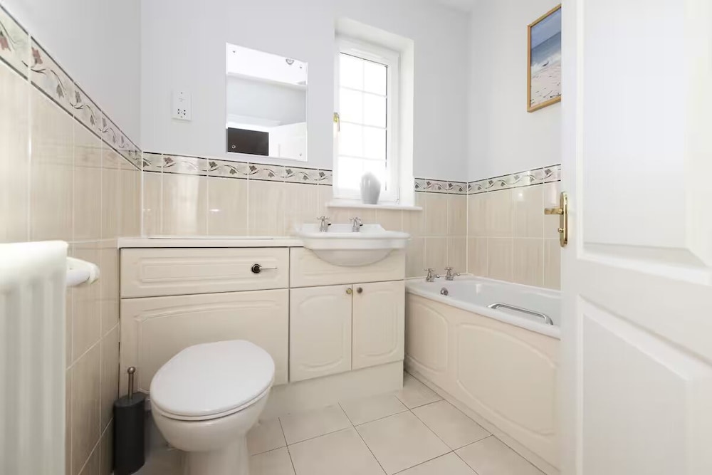 Modern Flat with Free Parking