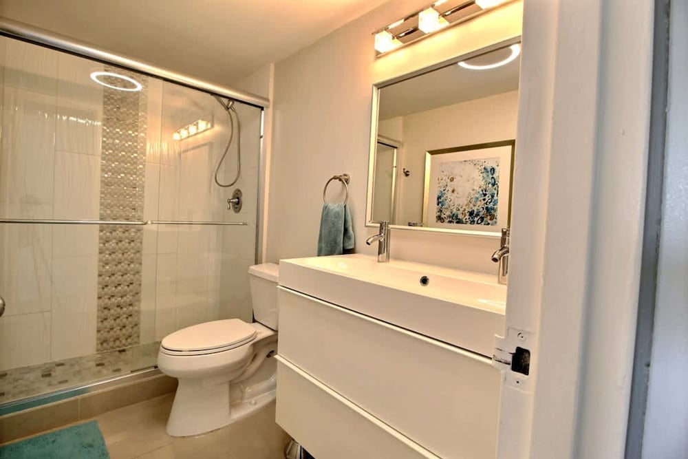 Golden Isles 509 in Hallandale Beach