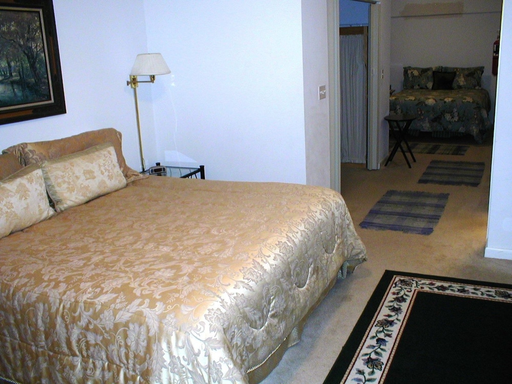 Columbia Vacations - The Columbia Inn at Peralynna Manor - Property Image 10