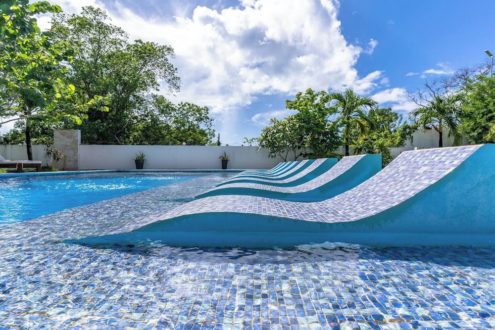 Natural Pool Villa Perfect for Families