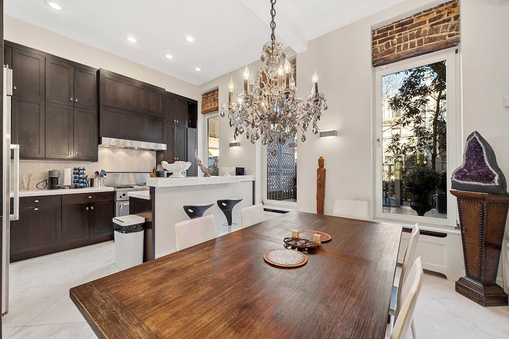 Gramercy Manor Triplex w Private Deck Garden