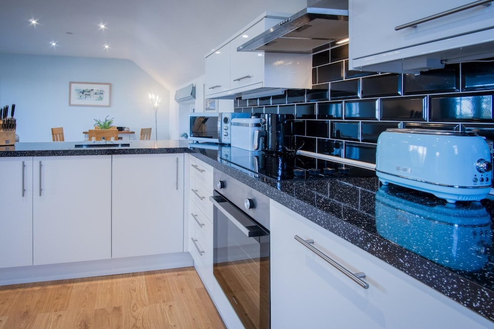 Caldey View Cottage - 1 Bedroom - Penally