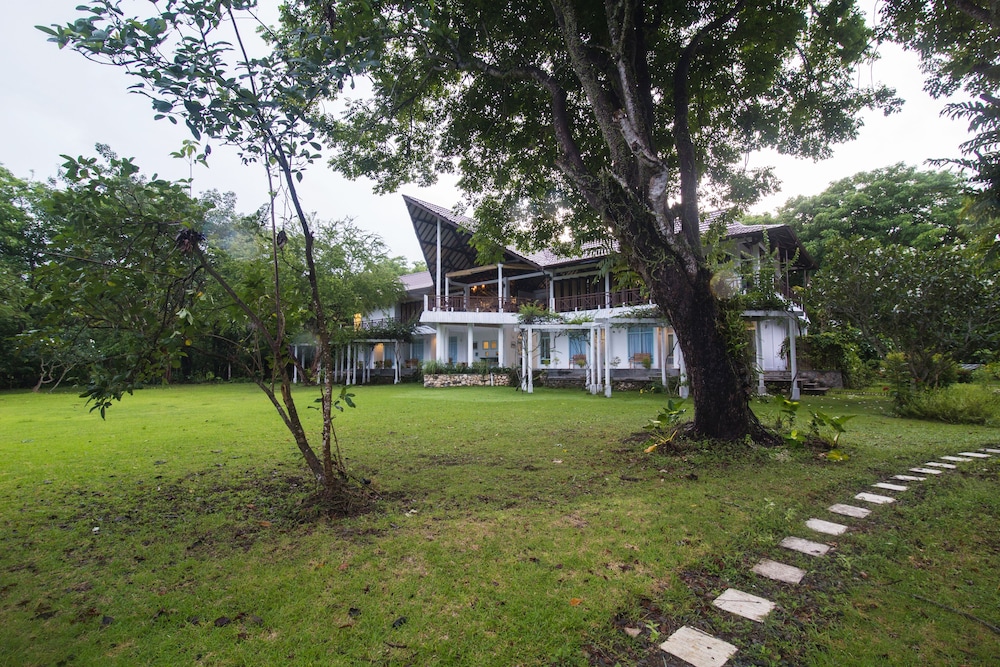 Bajo Komodo Eco Lodge