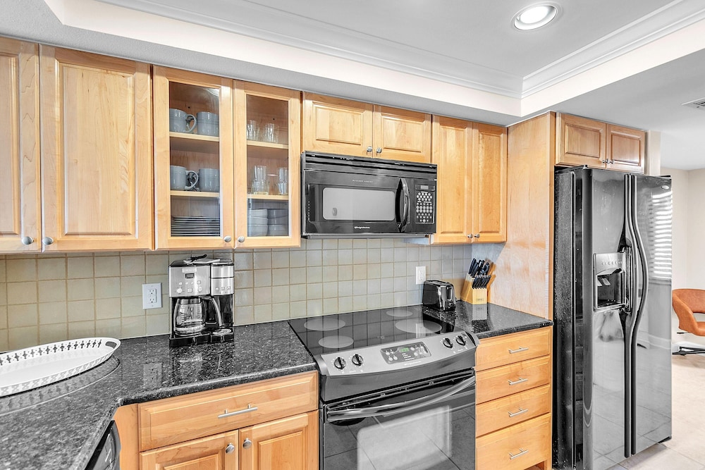 Land's End 11-306 Beach Front - Premier
