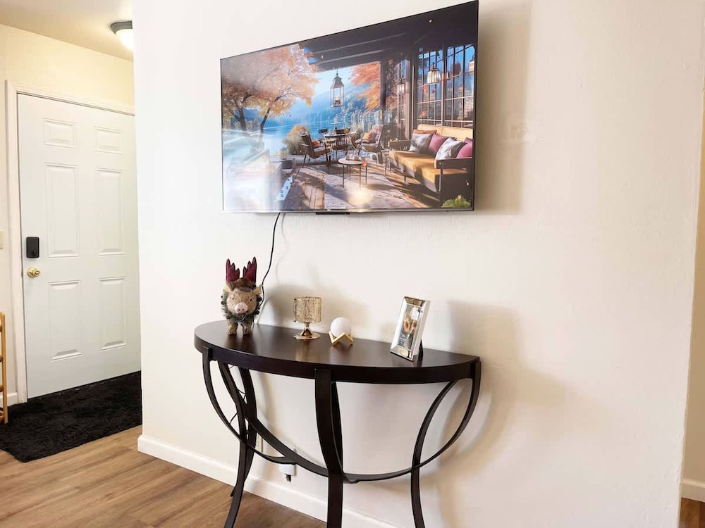 Campbell Cozy Bright 2B 1b AC Close to Downtown