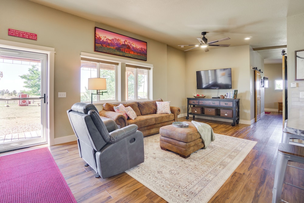 Yak Ranch w/ Mountain Views, Near Wellington!