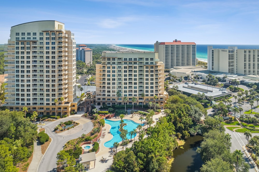 Luau Resort by Panhandle Getaways