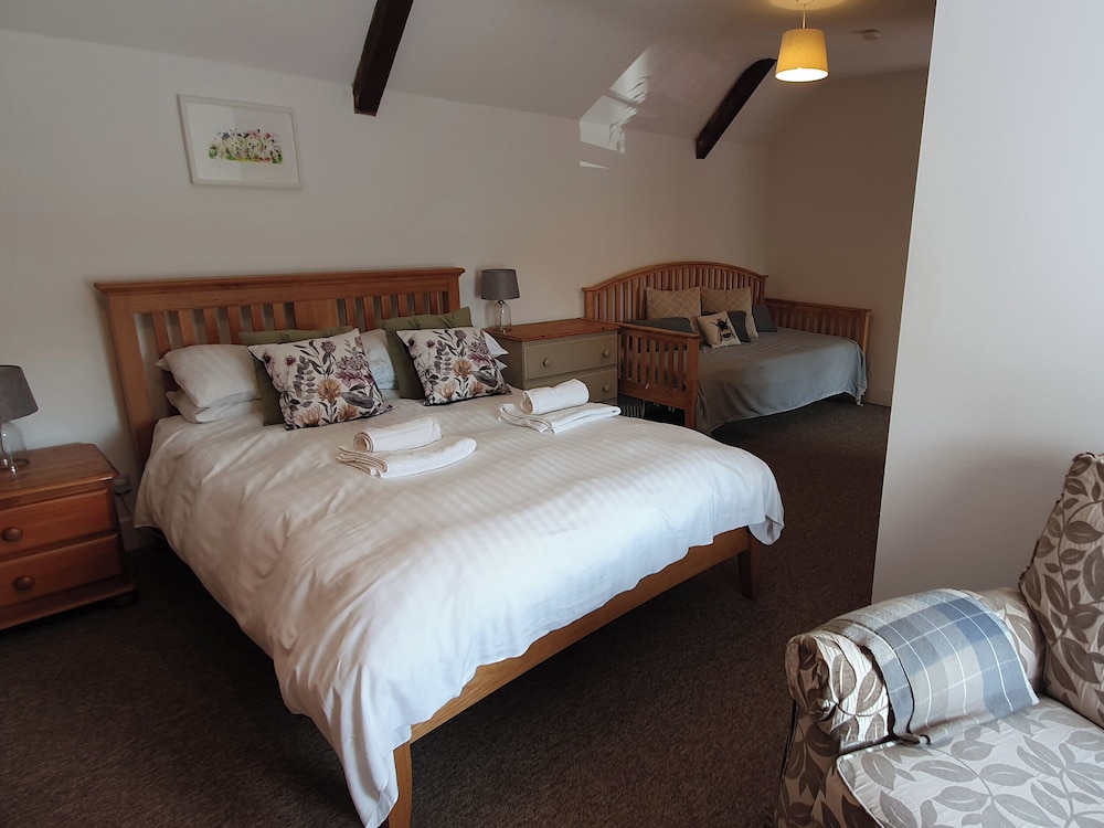 Pound Cottage view 4