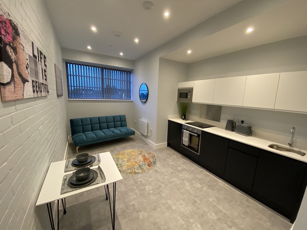 Kempston Suites Liverpool Apartment 5 view 3