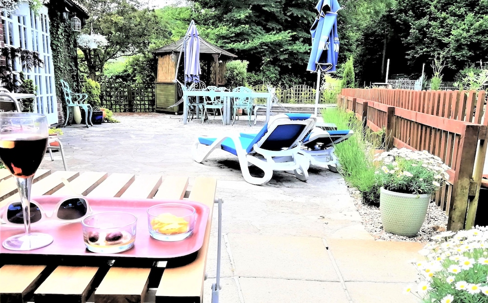 Escape the Ordinary - Dorset Village Vacation