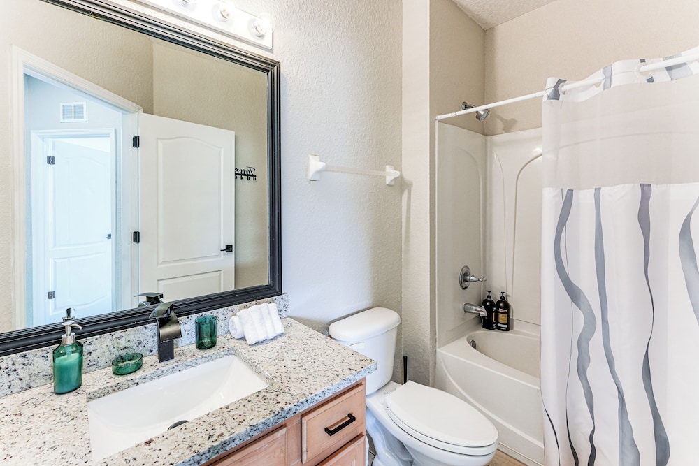 Resort Amenities, Screened Lanai: Kissimmee Escape