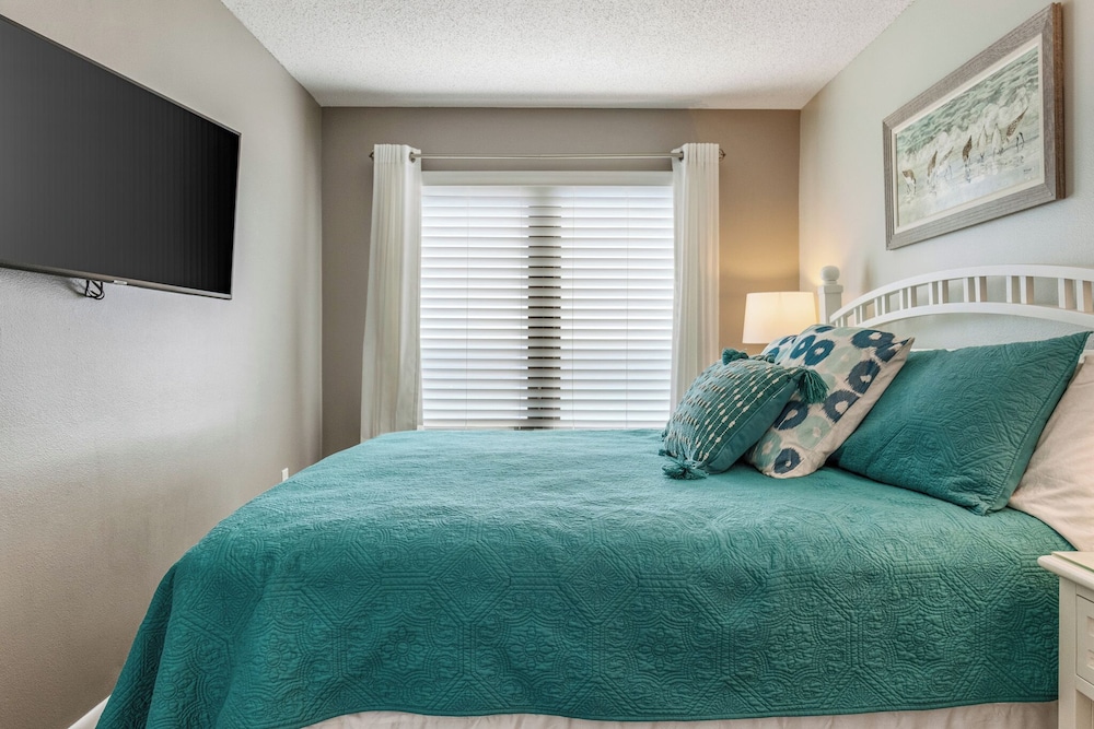 Island Sunrise by Southern Vacation Rentals