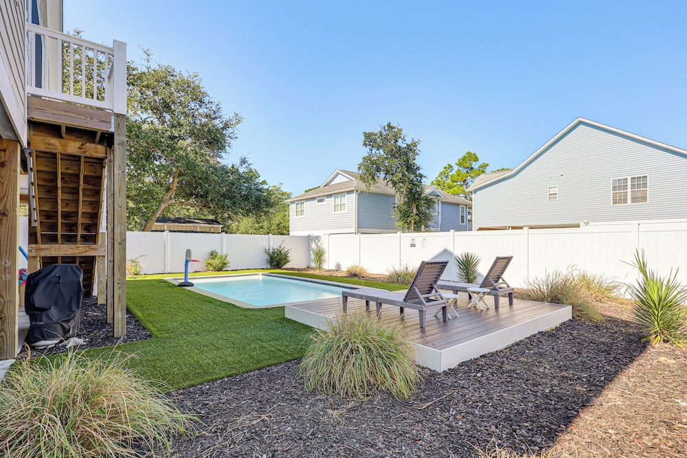< 1 Mi to Beach: Home w/ Pool in Oak Island!