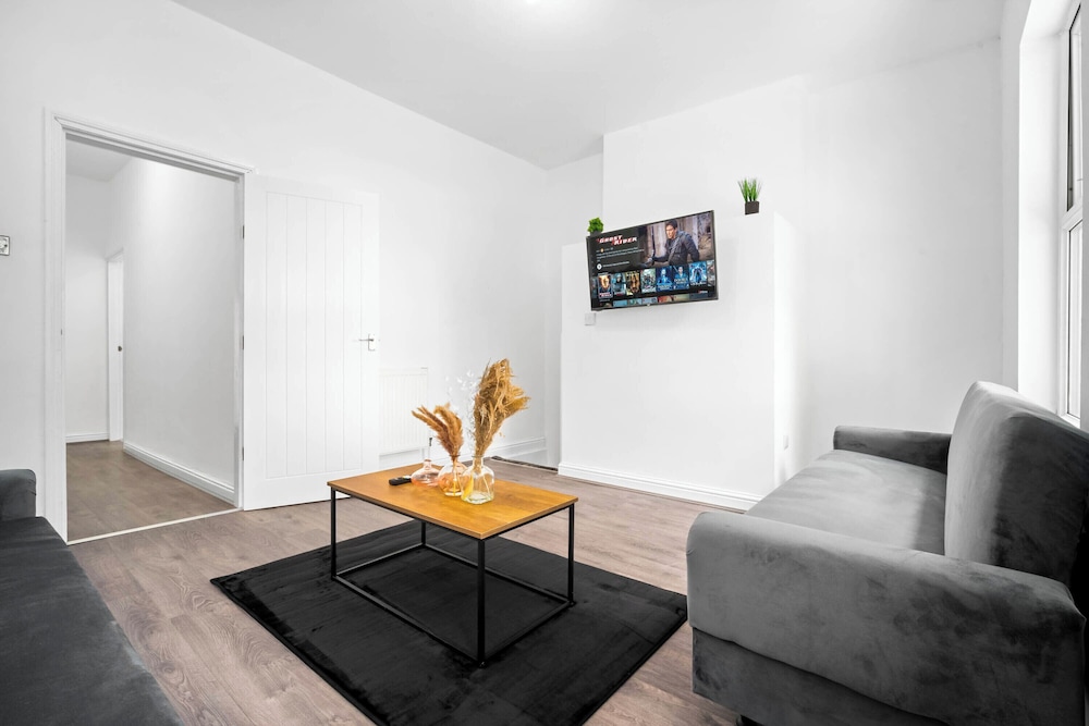 Apartment 1 Bedroom,sleeps6,parking
