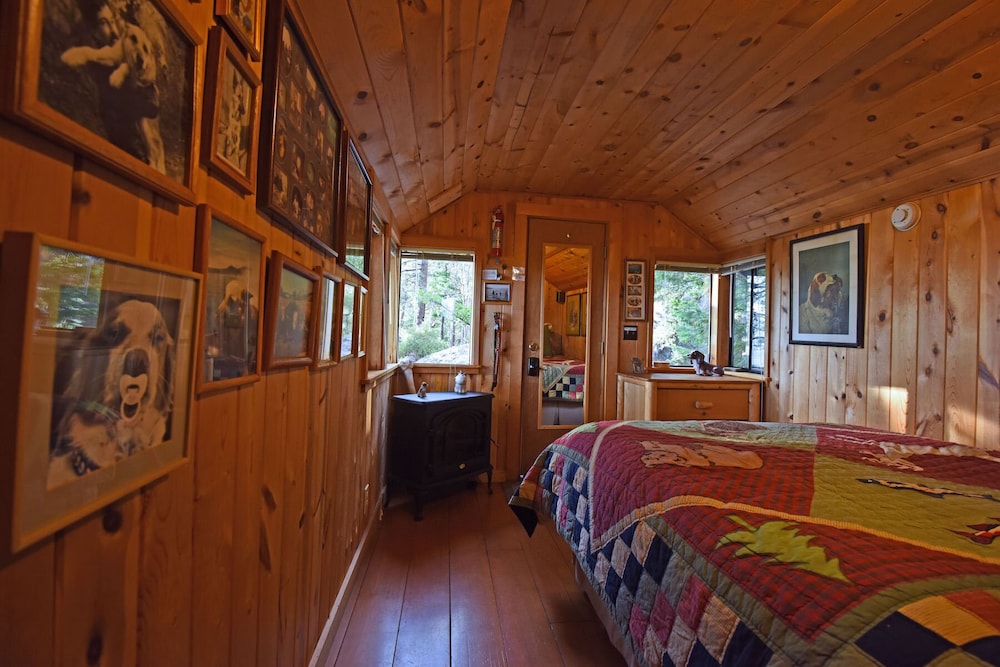 Rockpile Treehouse view 3