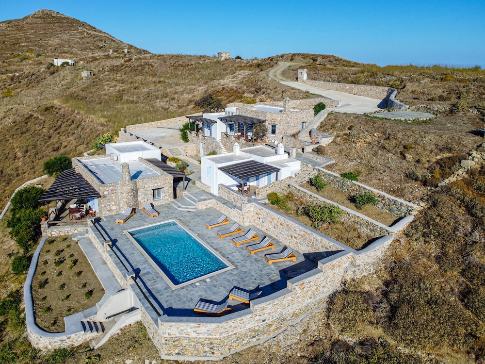 Serifos Houses Diasella