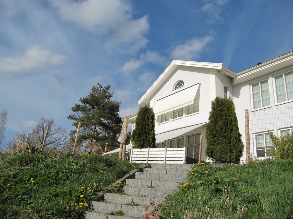 Grenna Hills Guesthouse