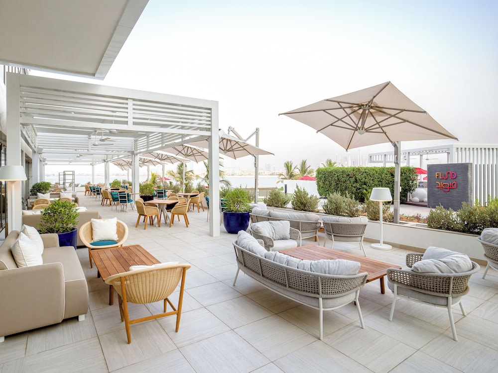 Th8 Palm Dubai Beach Resort, Vignette Collection by IHG