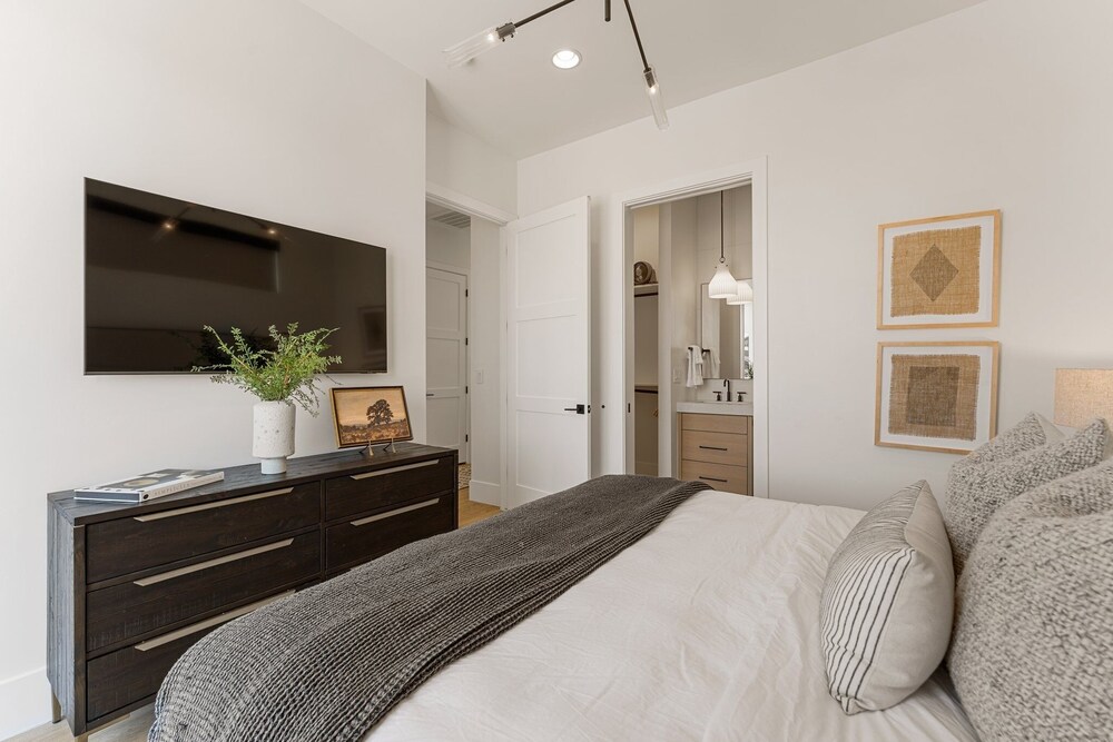 Luxury Beachside 7 Bedroom Home