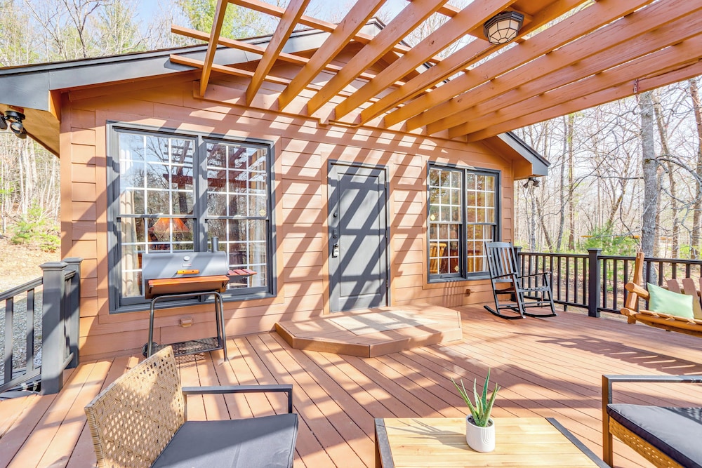 1 Mi to Nottely Lake: Home w/ Furnished Deck!
