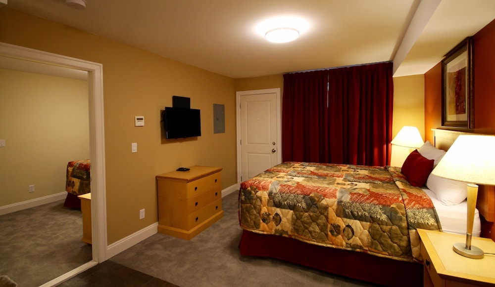Sahara Suites