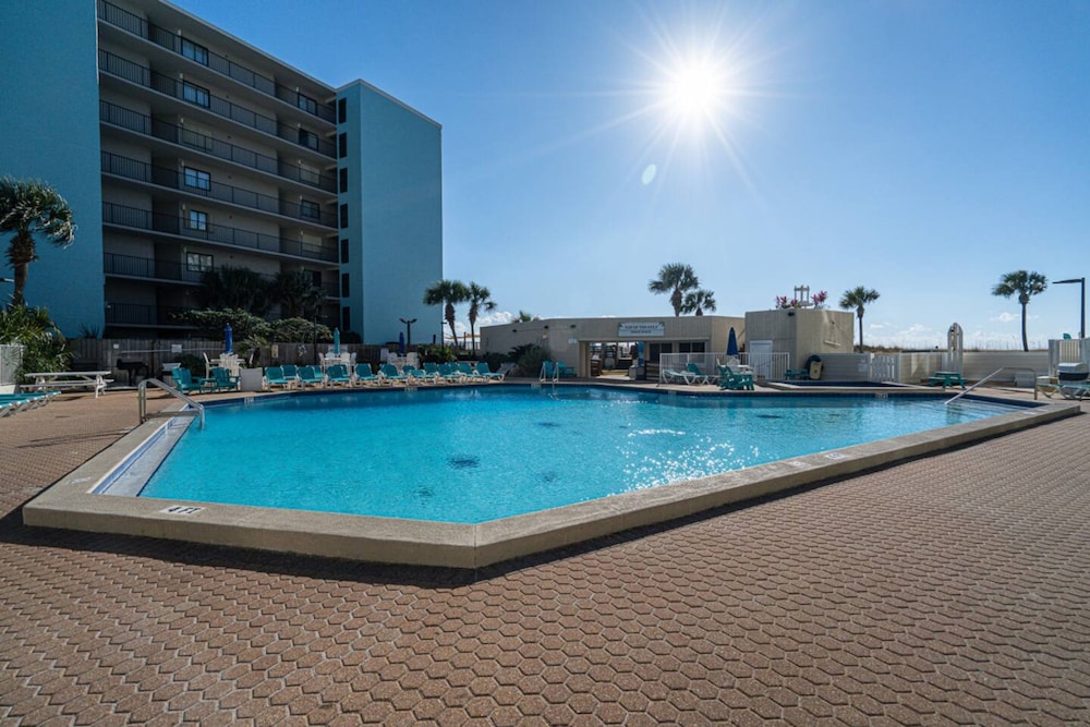 Top of the Gulf 320 Beachfront Free Beach Chairs