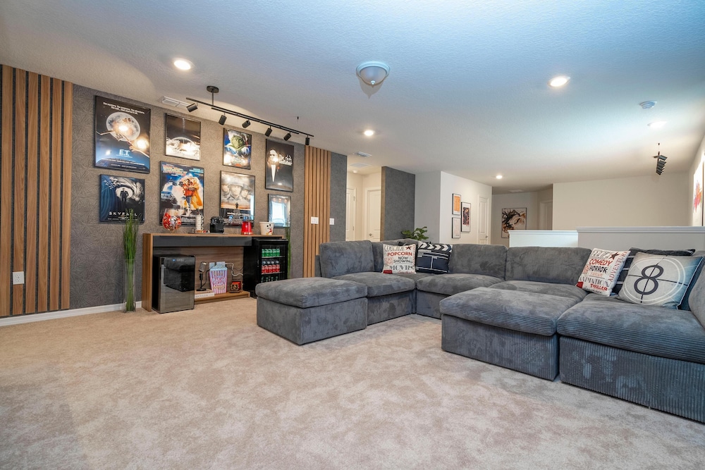 4446 KR - 7BR Luxury Villa Opulent Oasis