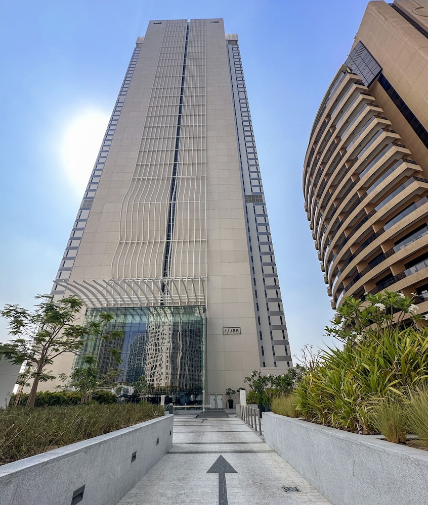 WelHome - Luxe Apt With Dazzling Views Steps From The Beach
