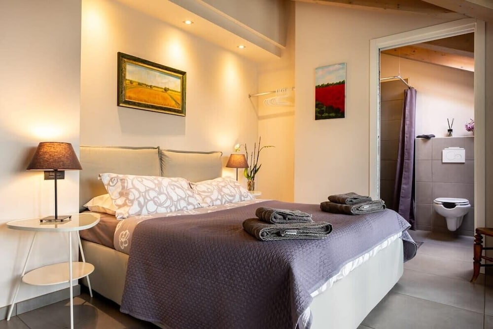 Family Friendly Italian Lakes Holiday Rental With Pool