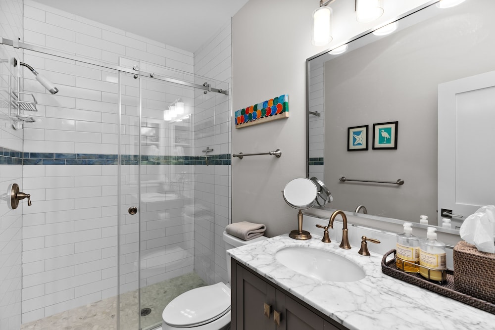 Sea Breeze Cottage - Private Home At The Shores 3 Bedroom Home